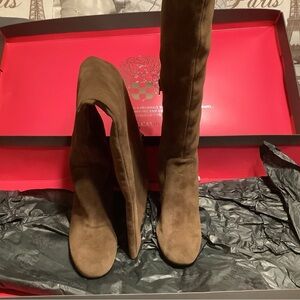 Elegant Brown Suede Women's Boots New in Box